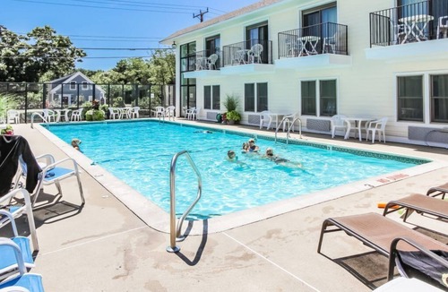 West Yarmouth Apartment | Holly Tree Resort - 1 Bedroom