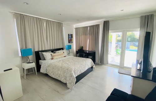 Valley Glen House | Hollywood Dream pool home with new Jacuzzi