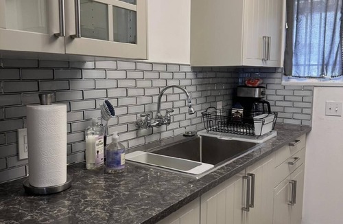 Hollywood Apartment | HOLLYWOOD GLORY - Delightful 1-bedroom apartment with AC in Los Angeles