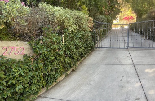 Hollywood Hills Apartment | Hollywood Hills - Cozy Bed & Bath - walk to Runyon Canyon Park