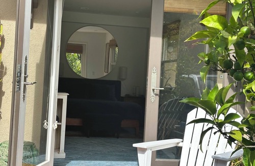 Hollywood Hills Apartment | Hollywood Hills - Cozy Bed & Bath - walk to Runyon Canyon Park
