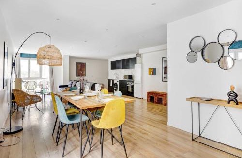 Amerique Apartment | Home 4-Bedroom by Buttes Chaumont - 12 Guests