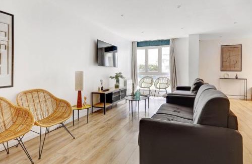 Amerique Apartment | Home 4-Bedroom by Buttes Chaumont - 12 Guests