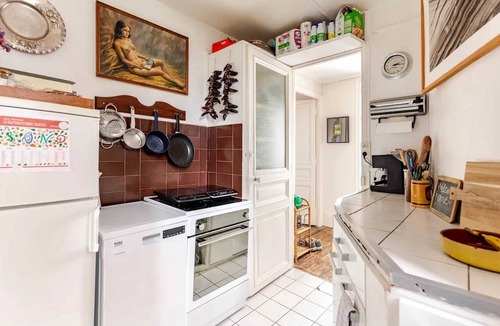 Quartier de la Goutte-d'Or Apartment | Homerez - Apartment in Paris