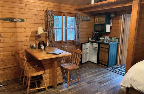 Hayward Cabin | Honey Bear Hideaway Cabin