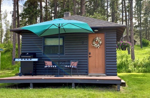 Rapid City Cabin | Horse Creek Resort - Cabin 4