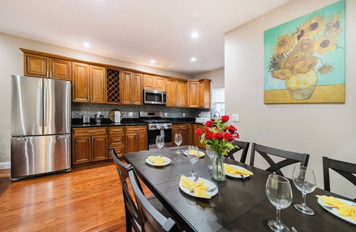 Milton Apartment | Hot Deal up to 20%, Milton 6BR Stay Near Boston Parking Pet-Friendly - 172