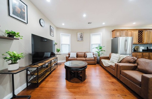 Milton Apartment | Hot Deal up to 20%, Milton 6BR Stay Near Boston Parking Pet-Friendly - 172