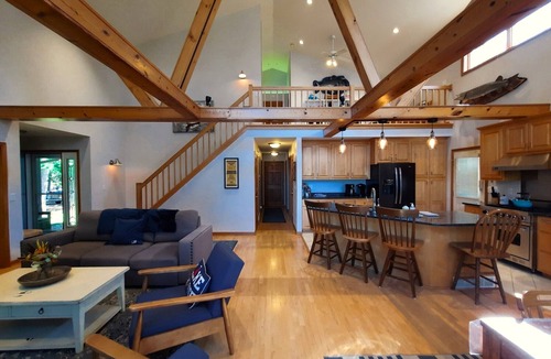 Wautoma House | Hot tub with Spacious 5-bedroom house in Wautoma on Silver Lake