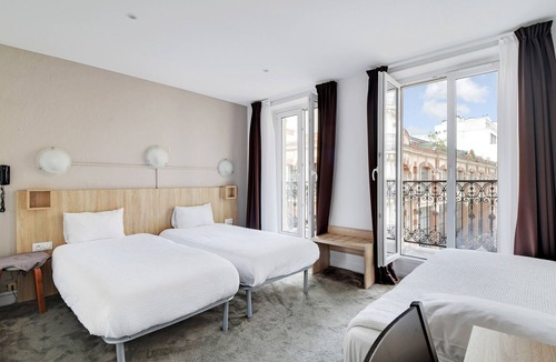 Quartier de Rochechouart Hotel | Hotel Altona
