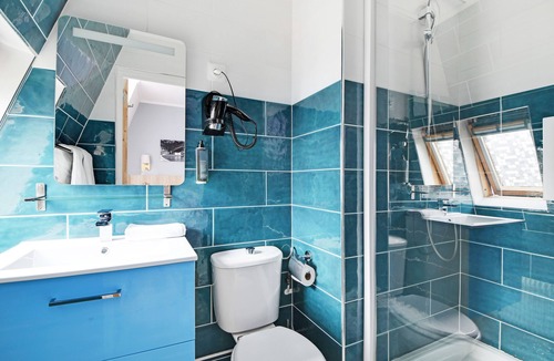 Quartier de Rochechouart Hotel | Hotel Altona