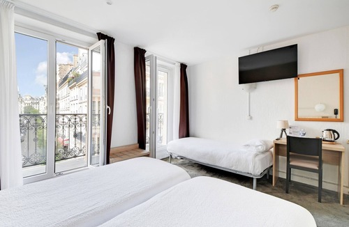 Quartier de Rochechouart Hotel | Hotel Altona