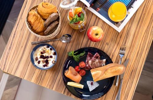 Saint-Vincent-de-Paul Hotel | Hotel Avalon Paris Gare du Nord