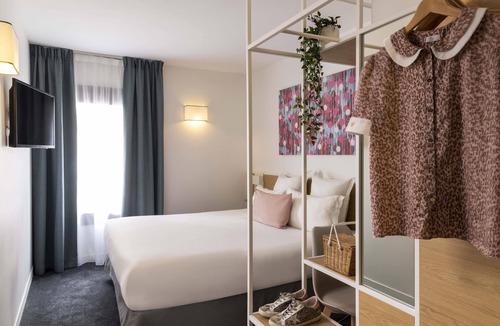 Saint-Vincent-de-Paul Hotel | Hotel Paris Louis Blanc
