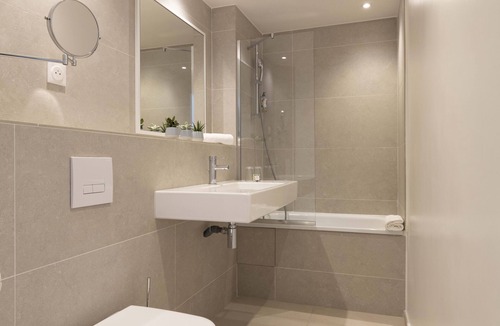 Saint-Vincent-de-Paul Hotel | Hotel Paris Louis Blanc