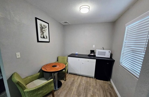 Ridgecrest Hotel | Hotel Ridgecrest an Extended Stay Studios