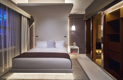 Downtown Washington D.C. Hotel | Hotel Washington | Two Monument View Corner King Spa Suites | D.C. Sights