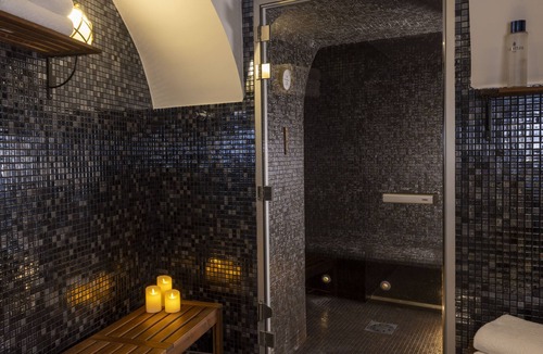Saint-Vincent-de-Paul Hotel | Hotel Whistler
