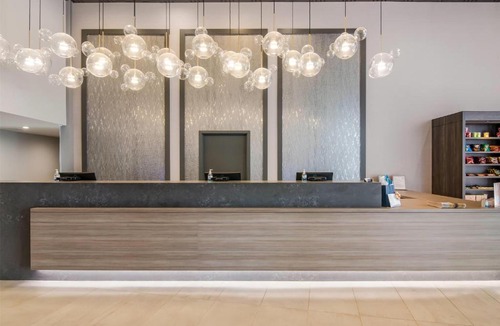 Bakersfield Hotel | Hourglass Hotel, Trademark Collection by Wyndham