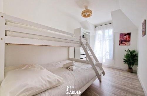 Bailly-Romainvilliers Villa | House for 10 people, Disneyland