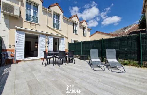 Bailly-Romainvilliers Villa | House for 10 people, Disneyland