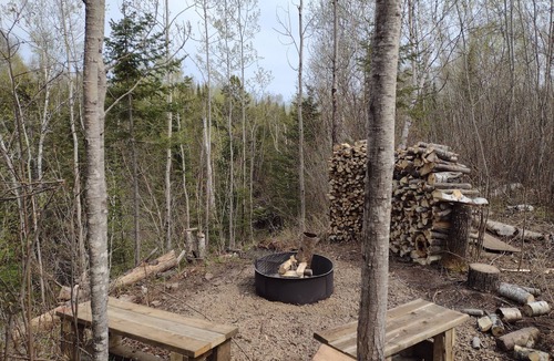 Grand Marais Cabin | House of the Grouse - Charming River-side Cabin and Sauna!