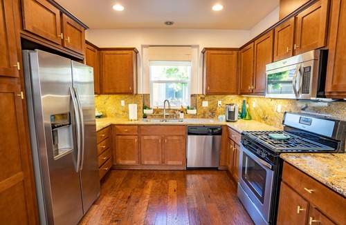 Oxnard Villa | House of Verrett Beach Villa-Ventura, Sleeps 6 & four-minutes from beach