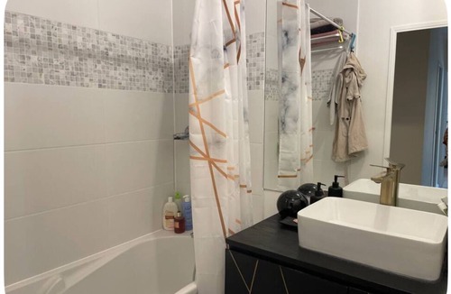Saint-Ouen Apartment | House with Garden &Parking 5' from Paris