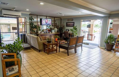 Buena Park Hotel | Howard Johnson by Wyndham Buena Park