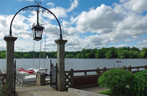 Jamaica Hills - Pond House | Huge Pondside home- Perfect spot to enjoy Boston for week of the 4th!