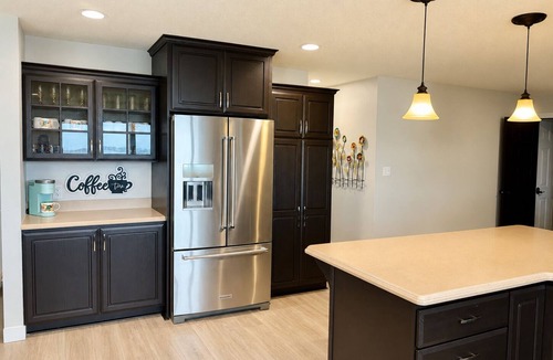 Hayes House | Hummingbird House: Sleeps 20 Relax and Connect in a Large Private Lakefront Home