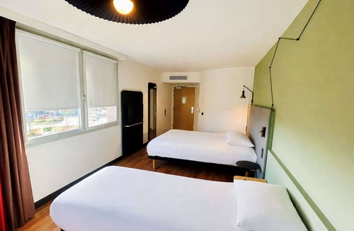 Beauvais Hotel | ibis Beauvais Aeroport