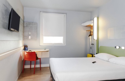 Vanves Hotel | ibis budget Paris Porte de Vanves