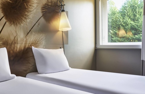 Emerainville Hotel | ibis Marne La Vallee Emerainville