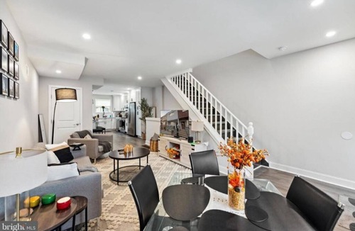 Packer Park House | Immaculate, Modern 3 Bedroom 2 Bath Full HousenMins away from Stadiums