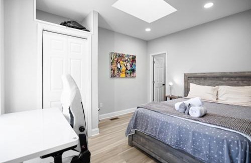 Northeast Apartment | Impeccable Capitol Hill Apartment Free parking Pass