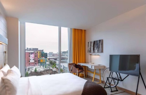 Seaport District Hotel | In The Heart of Boston’s Seaport + Rooftop Bar