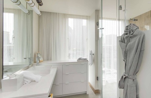 Seaport District Hotel | In The Heart of Boston’s Seaport + Rooftop Bar
