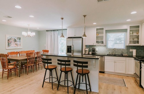 Ocean Springs House | Includes GOLF CART! Close to beaches & Downtown Ocean Springs! Vacation on Vista