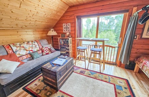 Hovland Cabin | Incredible Guest Suite - Unique Off-Grid Lodging Experience with Sled Dogs in Minnesota