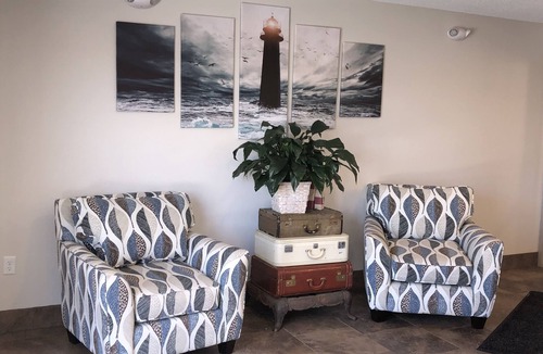 Marinette Hotel | Independence Stay