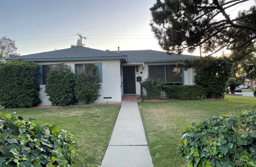 Covina Apartment | Independent 1-bedroom ,1 living room, 1 bathroom and kitchen, fridge ,in Covina