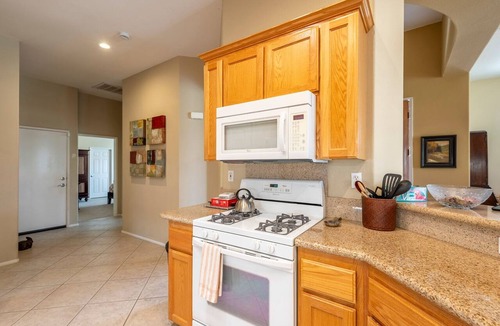 Indio Condo | Indio Retreat Near Festivals & Tennis Tournament