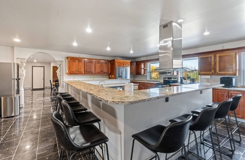 Sturgeon Bay House | Indoor Pool, Game RM, Movie RM! Sleep 24! Private!