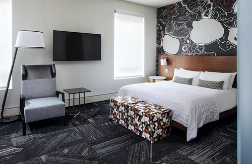 Downtown Minneapolis Hotel | Indulge in Home Like Comfort! 4 Relaxing Units, Pet-friendly Property!