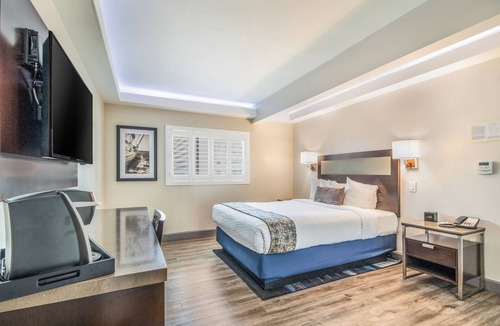 East Village Hotel | Inn at 50 - Long Beach Convention Center
