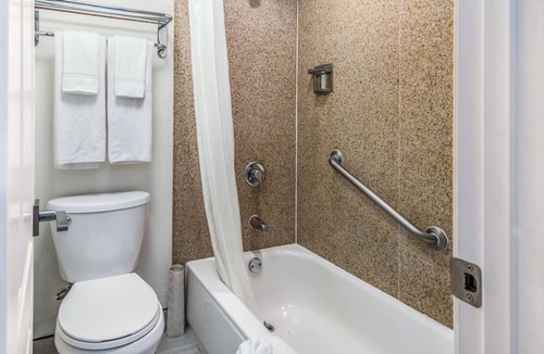 East Village Hotel | Inn at 50 - Long Beach Convention Center