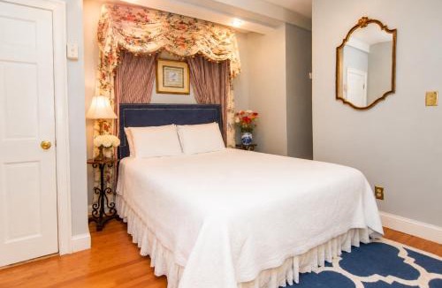 Historic Hill Bed & Breakfast | Inn on Bellevue