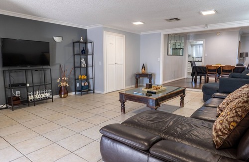 Valley Glen House | Inviting Newly Renovated Home with pool close to Universal Studios