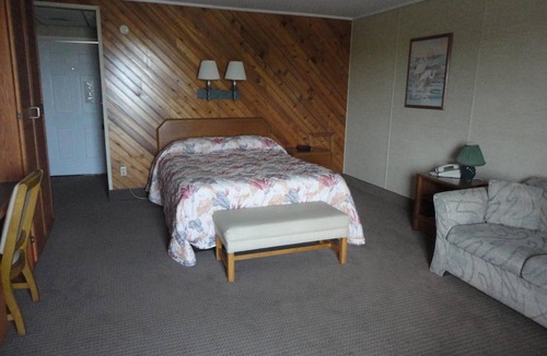 Chincoteague Hotel | Island Resort